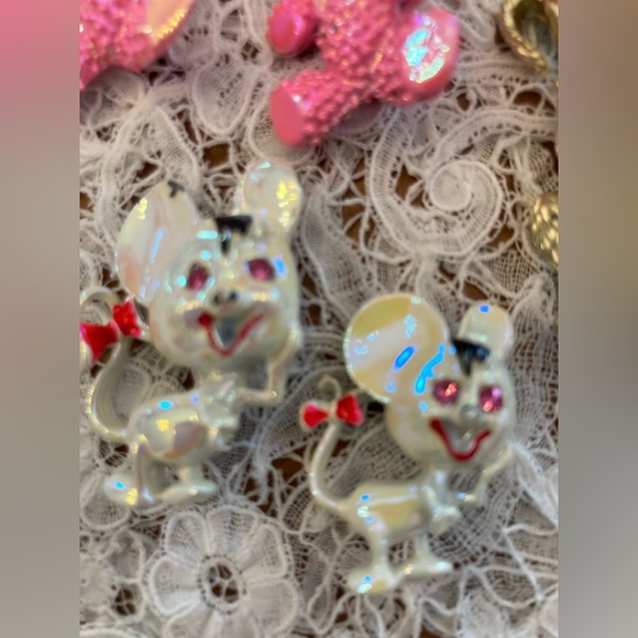 New Old Stock Vintage 1960’s Pin Brooch Lot of 5. POODLE TEDDY BEARS MICE - Picture 4 of 5
